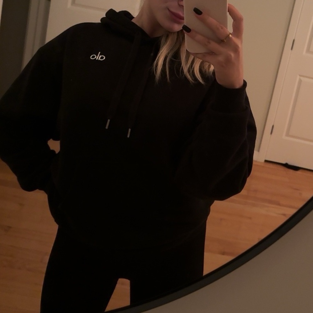 ALO Yoga Black Hoodie - Picture 3 of 5
